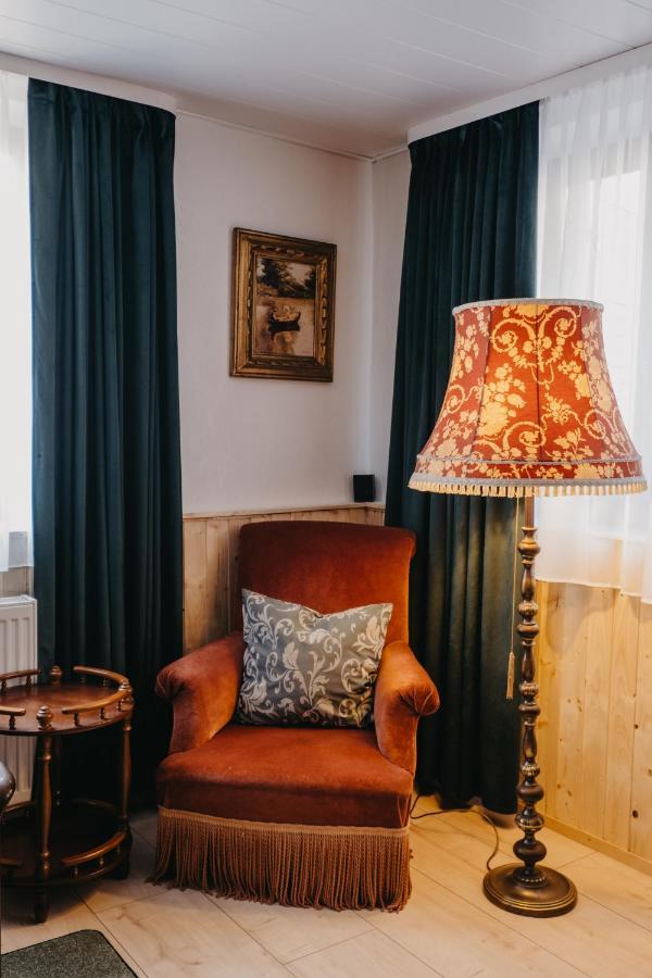 Altes Haeusle Am Waschbach Anno 1625 Und Doppelzimmer Apartment Edenkoben
