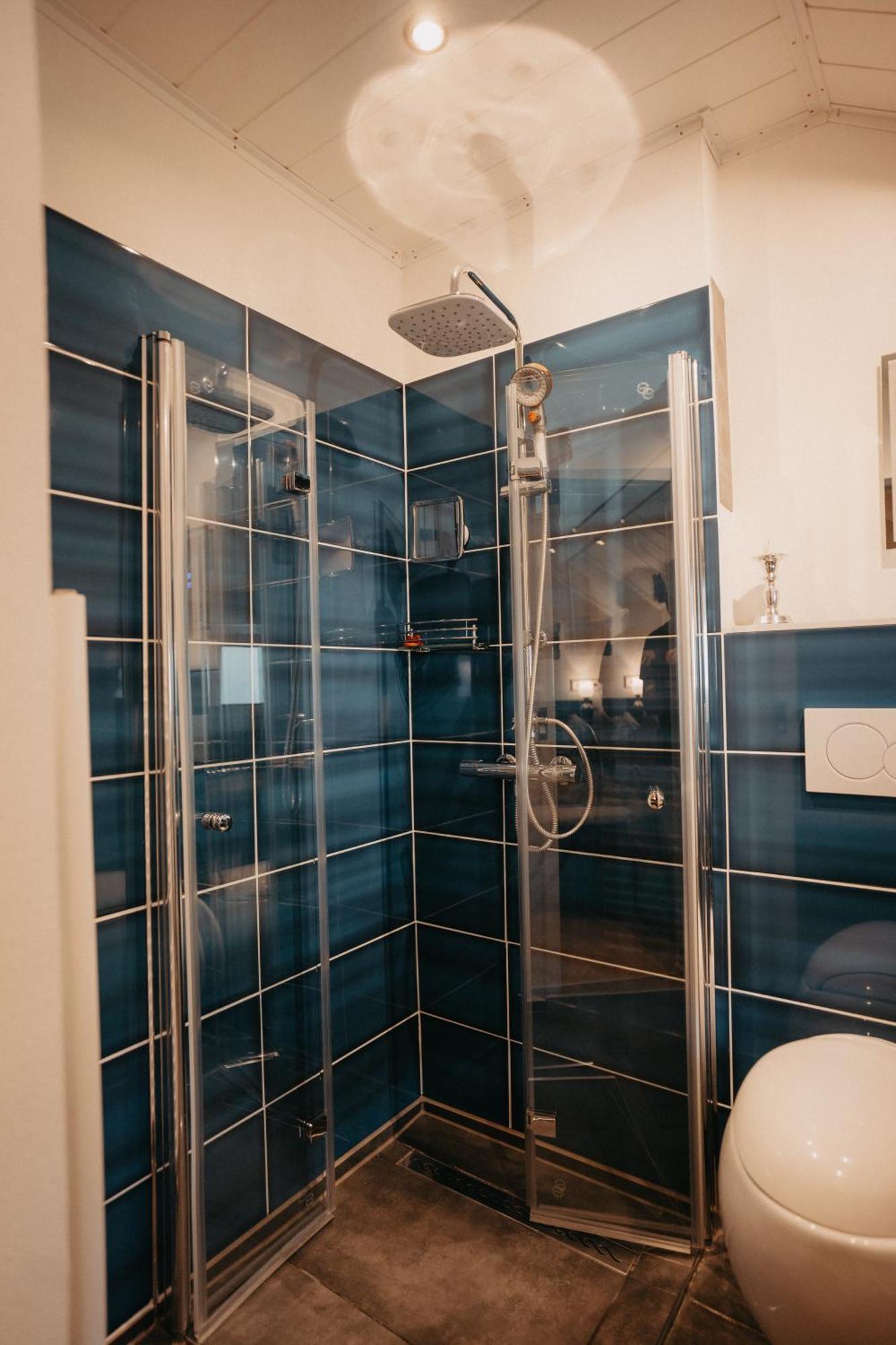 Altes Haeusle Am Waschbach Anno 1625 Und Doppelzimmer Apartment *