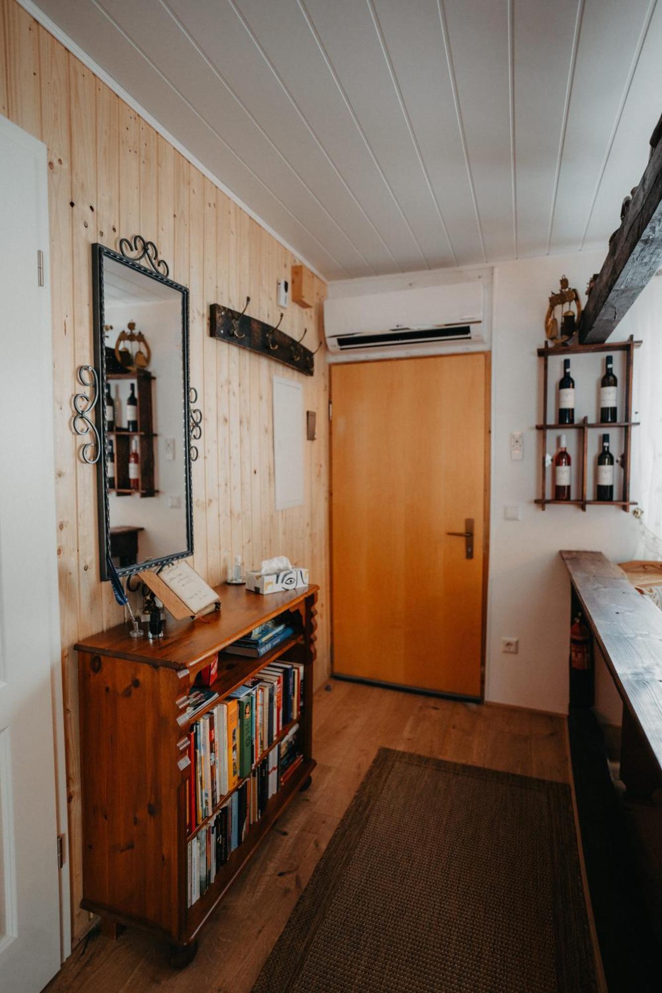Altes Haeusle Am Waschbach Anno 1625 Und Doppelzimmer Edenkoben