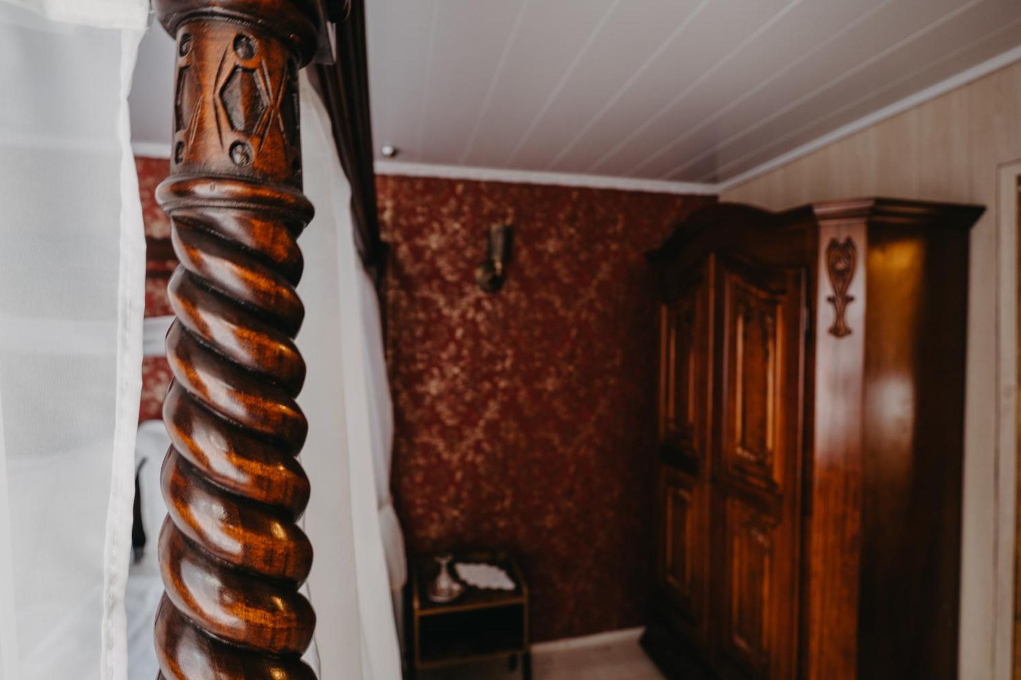 Altes Haeusle Am Waschbach Anno 1625 Und Doppelzimmer Apartment *