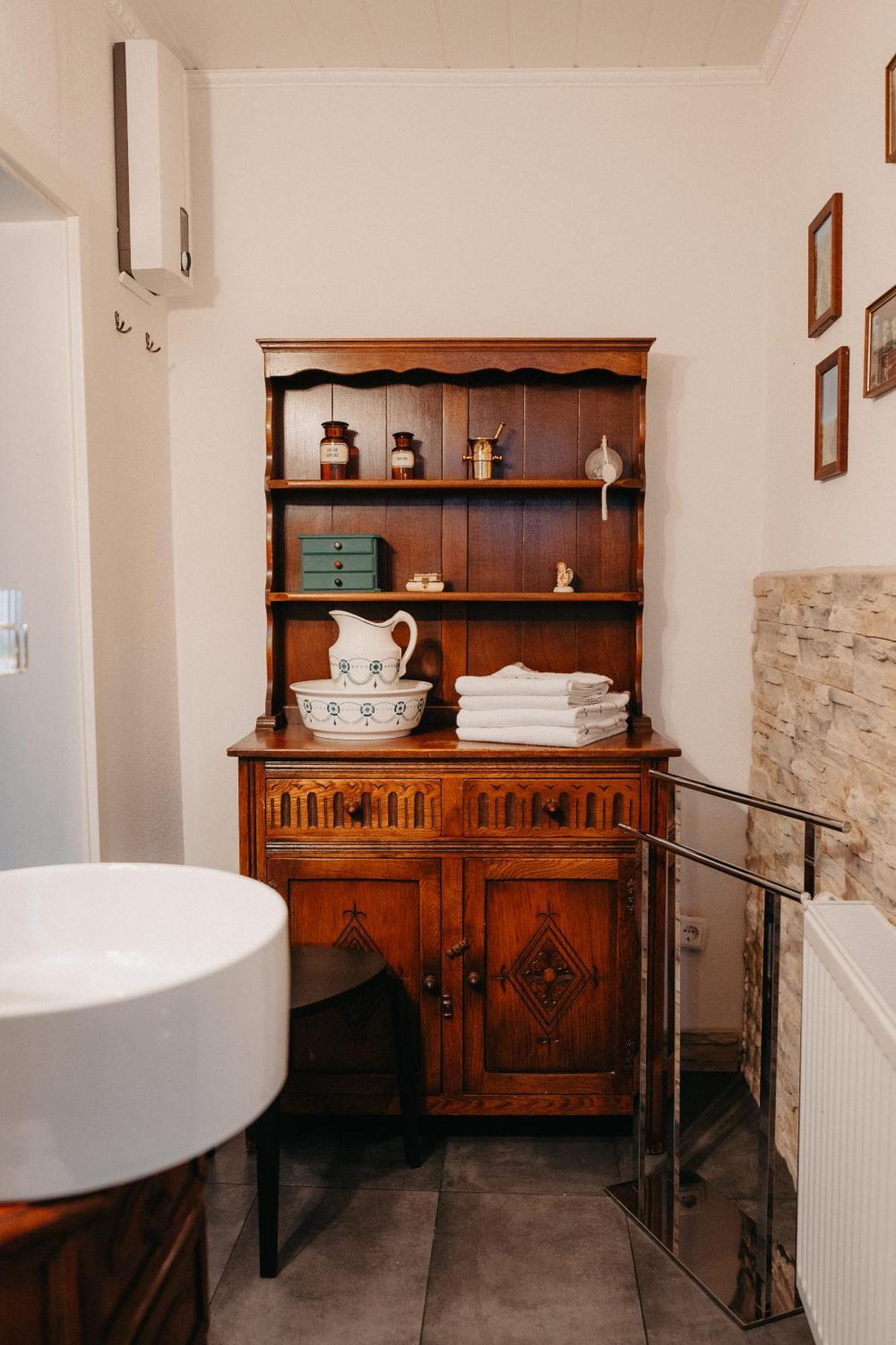 Apartment Altes Haeusle Am Waschbach Anno 1625 Und Doppelzimmer *