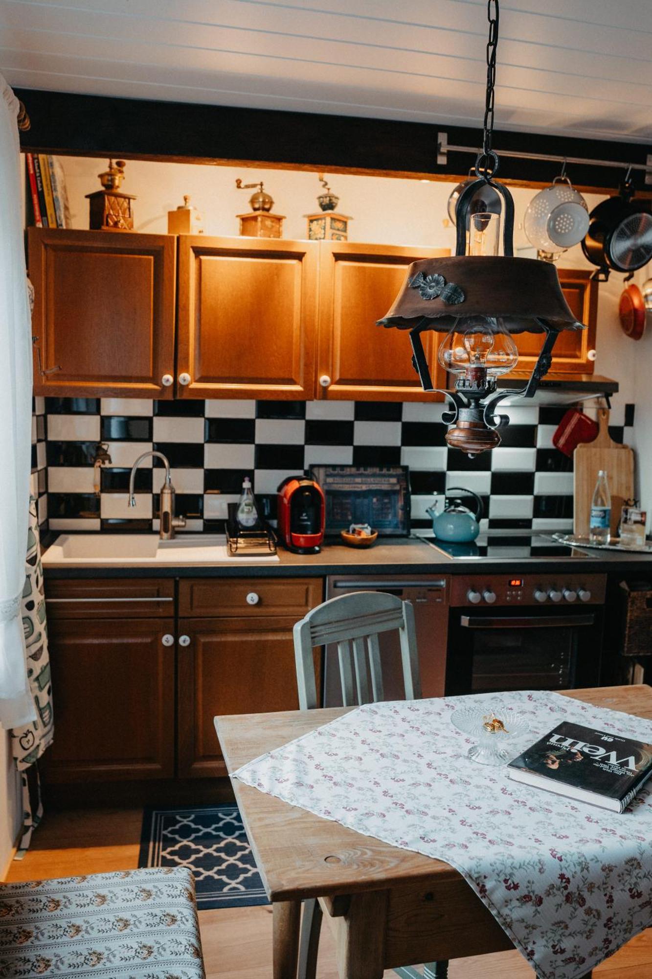 Altes Haeusle Am Waschbach Anno 1625 Und Doppelzimmer Apartment