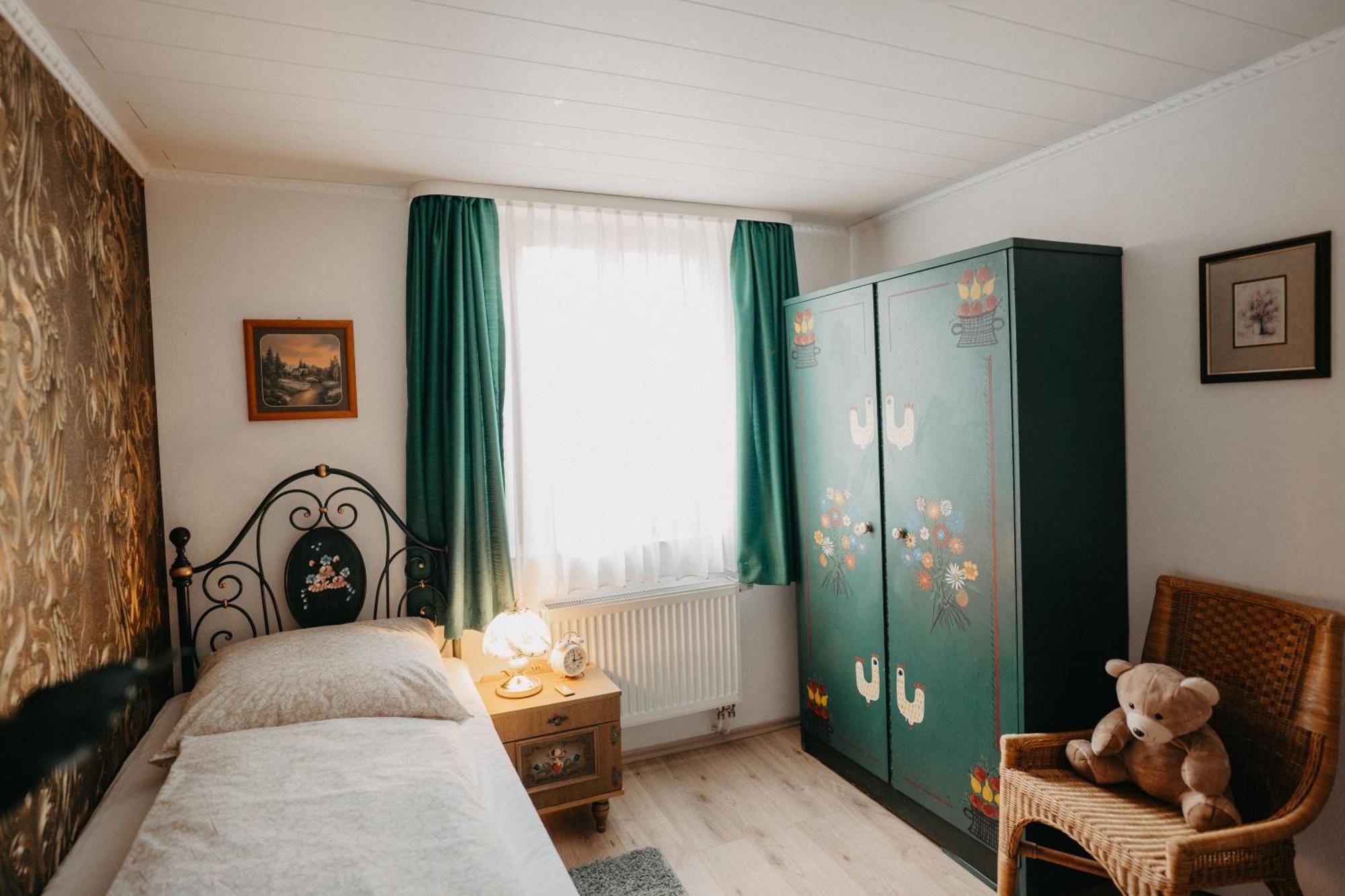 Altes Haeusle Am Waschbach Anno 1625 Und Doppelzimmer Edenkoben