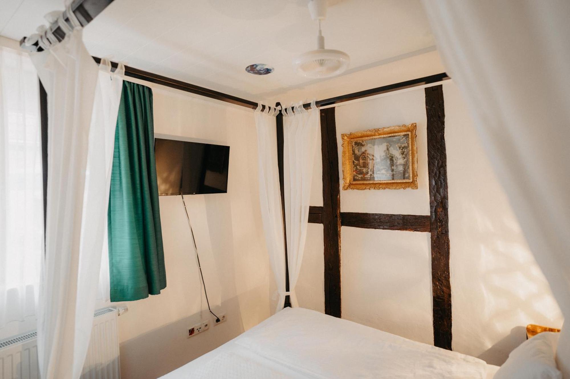 Apartment Altes Haeusle Am Waschbach Anno 1625 Und Doppelzimmer