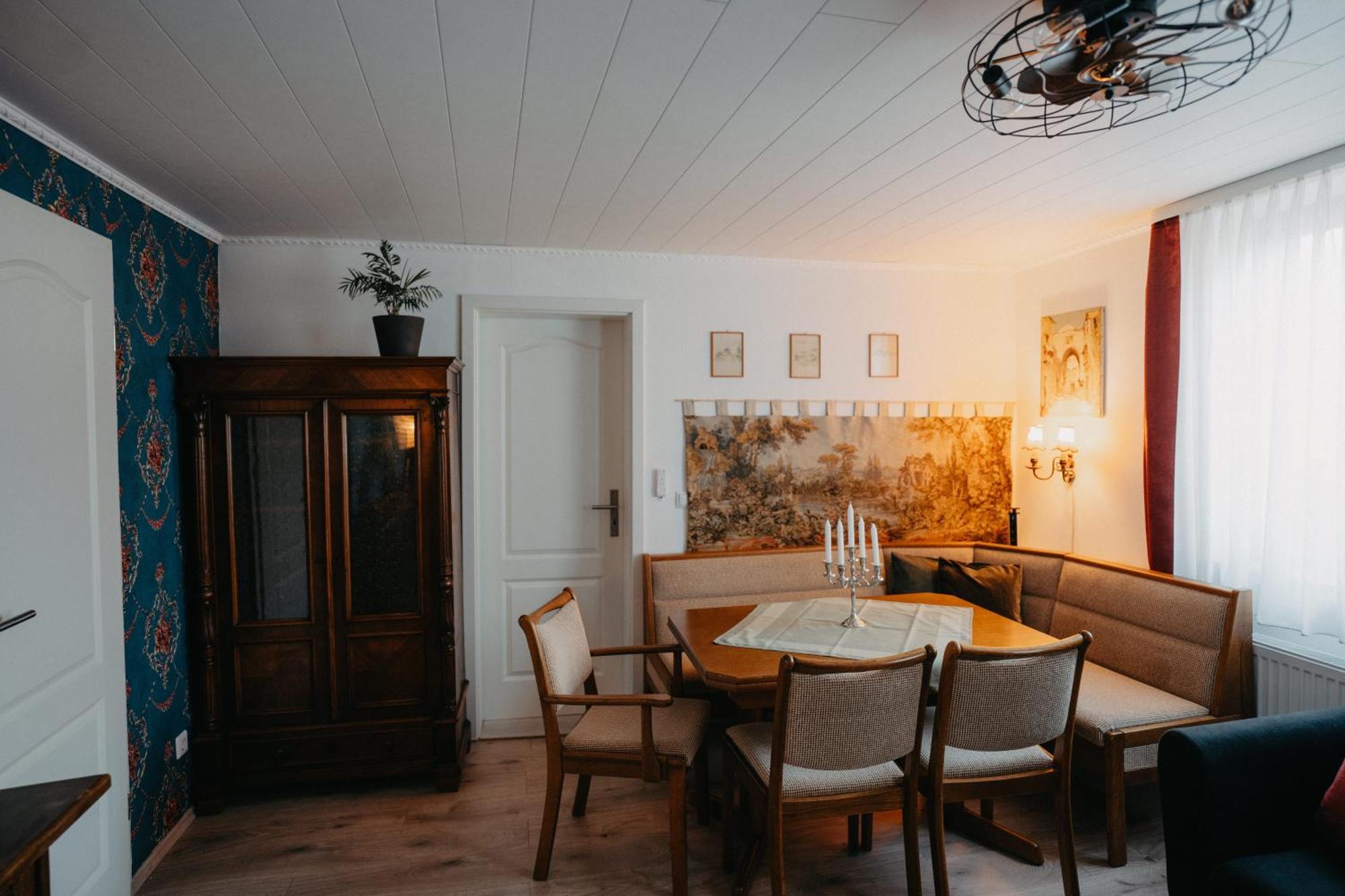Altes Haeusle Am Waschbach Anno 1625 Und Doppelzimmer Apartment Edenkoben